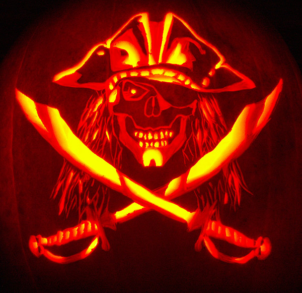 Pumpkin Carving: Pirate Skull w/Swords - Nam
