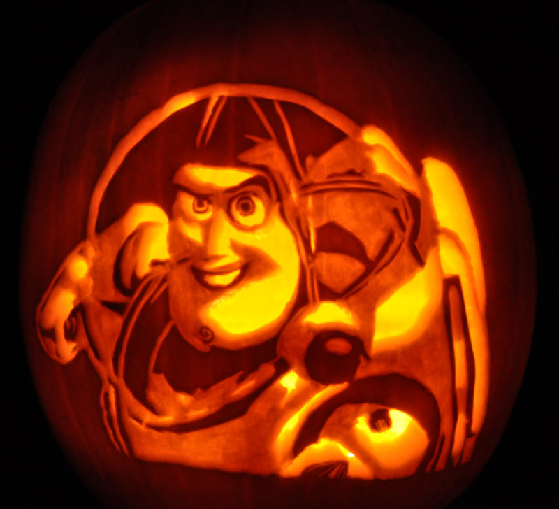 Pumpkin Carving: Buzz Lightyear - Noel