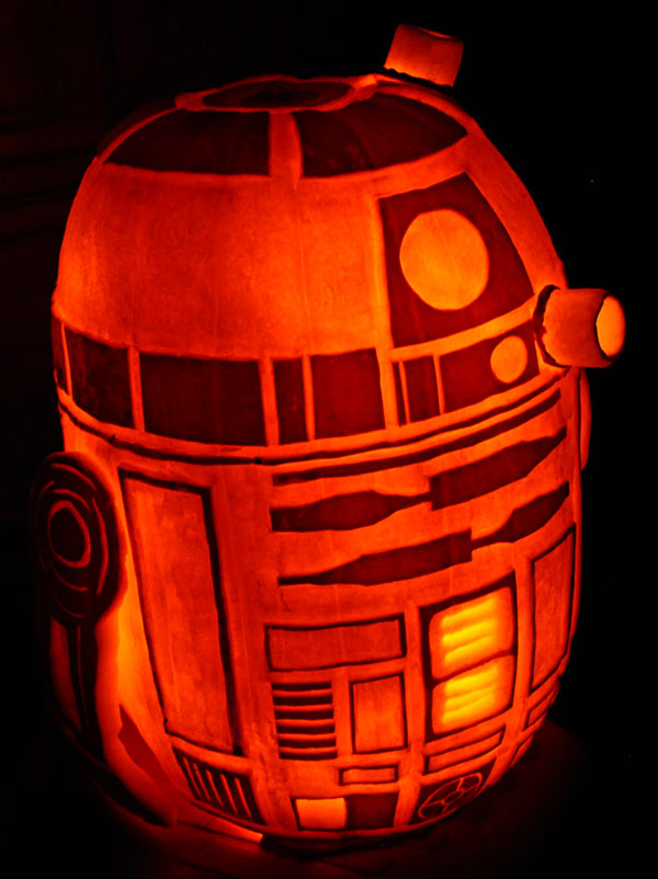Pumpkin Carving: R2D2 - Star Wars - Noel